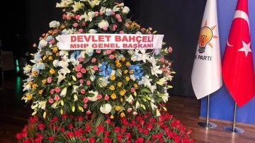 Bahçeli'den AK Parti'ye anlamlı çiçek