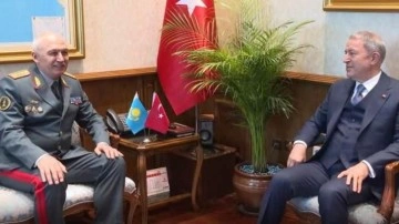 Bakan Akar, Kazakistanlı mevkidaşı ile g&ouml;r&uuml;şt&uuml;