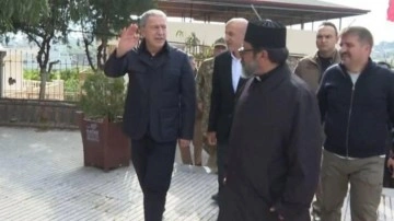 Bakan Akar, Mar İlyas Kilisesi&rsquo;nde incelemede bulundu