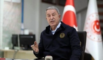 Bakan Akar'dan &ouml;nemli g&ouml;r&uuml;şmeler