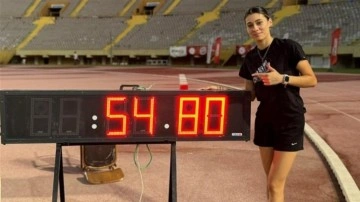 Bakan Bak'tan dünya rekortmeni sporcumuza tebrik