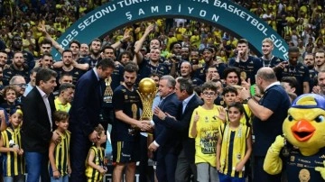 Bakan Bak'tan Fenerbahçe Beko'ya tebrik!