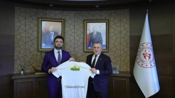 Bakan Bak'tan şampiyona müjde: Yardımcı olacağız