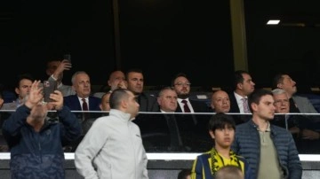 Bakan Bak ve Montella'dan sürpriz ziyaret! Birlikte takip ettiler