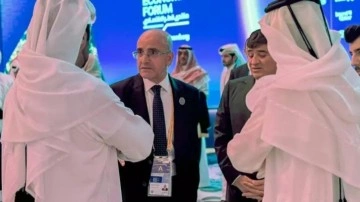 Bakan Şimşek, Doha'da Türkiye'deki yatırım fırsatlarını anlattı