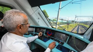 Bakan Uraloğlu ilk yerli ve milli hızlı tren i&ccedil;in m&uuml;jdeyi verdi: Y&uuml;zde 90'ı tamamlandı!