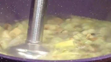 Bakla &ccedil;orbası nasıl yapılır? Kremalı bakla &ccedil;orbası tarifi...