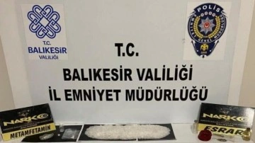 Balıkesir'de uyuşturucu baskınında 13 g&ouml;zaltı