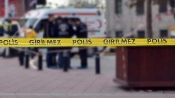 Başakşehir'de bı&ccedil;aklı kavga: &Ouml;l&uuml; ve yaralılar var!