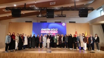 Başkan Altay “aile yılı” kapsamında ilçelerden gelen kadınlarla buluştu