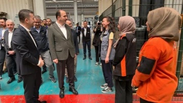 Başkan Altay Bilim Merkezi'nde öğrencileri, Organize Sanayi'de çalışanları ziyaret etti