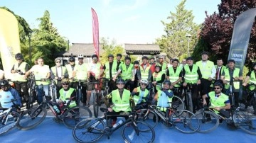 Başkan Altay Dünya Bisiklet Günü'nde bisikletseverlerle pedal çevirdi