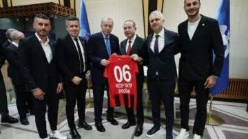 Başkan Erdoğan, Süper Lig'e yükselen üç kulübü kabul etti