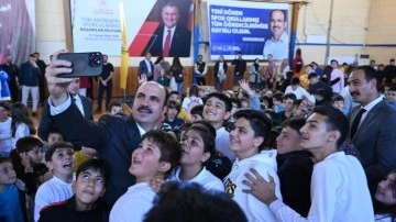 Başkan Uğur İbrahim Altay, öğrencilerle buluştu
