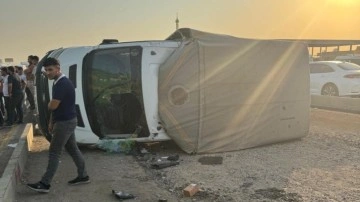 Batman'da hafif ticari araç devrildi: 2 ölü