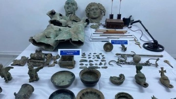 Bayburt'ta 156 adet tarihi eser ele geçirildi