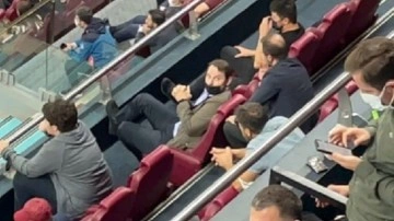 Berat Albayrak aylar sonra g&ouml;r&uuml;nt&uuml;lendi! Londra sokaklarındaki imajı dikkat &ccedil;ekti