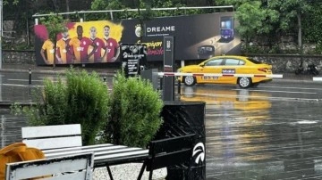 Beşiktaş'ın stadında 'Şampiyon Galatasaray' yazılı reklam panosu