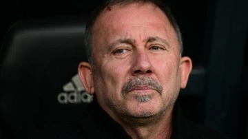 Beşiktaş'ta yılın sürprizi! Sergen Yalçın yıldız ismin üstünü çizdi