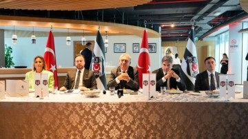 Beşiktaşlı yöneticiler, basın mensuplarıyla sohbet toplantısında buluştu