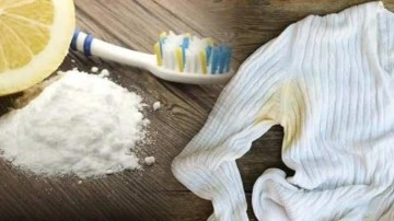 Beyaz tiş&ouml;rtten ter lekesi nasıl &ccedil;ıkar?  Koltuk altı sararan tiş&ouml;rt nasıl temizlenir?