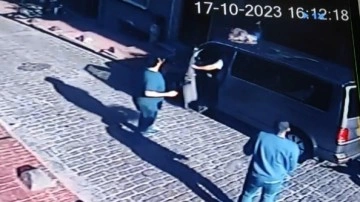 Beyoğlu'nda mucize kurtuluş: Bir baktım ki birisi d&uuml;şt&uuml;