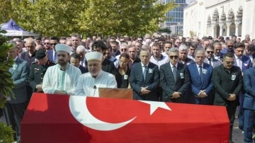 Bıçaklı saldırıda ölen Cumhuriyet Savcısı Kayhan son yolculuğuna uğurlandı