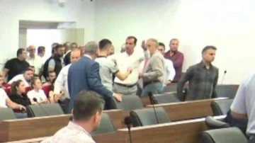 Biga'da millet ittifakı tiyatrosu şiddete d&ouml;n&uuml;şt&uuml;!