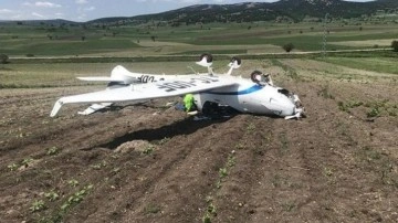 Bilecik'te eğitim uçağı zorunlu iniş yaptı! Kazada pilot yaralandı