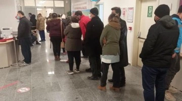 Bilecik'te y&uuml;zlerce kişi ishal ve kusma şikayetiyle hastanelik oldu! Bakanlık harekete ge&ccedil;ti