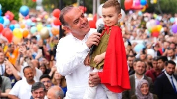Binlerce kişi Ali Asaf için buluştu, gökyüzüne balon uçurdu