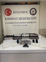 Binlerce uyuşturucu hapla su&ccedil;&uuml;st&uuml; yakaladılar