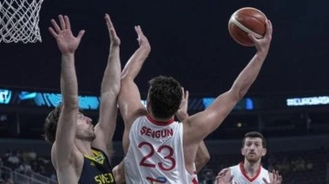 Bir güzel haber de basketboldan! 12 Dev Adam, nefes kesen maç sonunda çeyrek finalde
