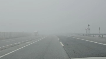 Bitlis'te yoğun sis etkili oldu: Görüş mesafesi sıfıra düştü