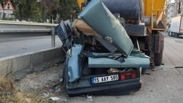 Burdur’da otomobil, dorseye çarptı: 1 ölü, 1 yaralı
