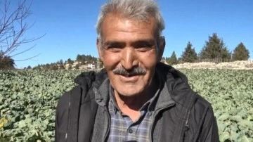 &Ccedil;amurlu ayakkabısını &ccedil;ıkarıp, &ccedil;orapla markette alışveriş yaptı