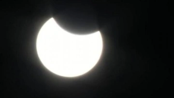 Canlı! Par&ccedil;alı g&uuml;neş tutulması başladı