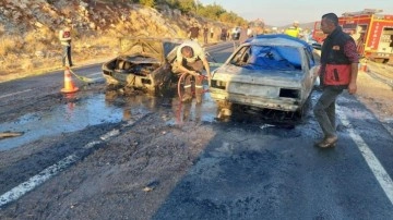 Çarpışan otomobiller alev aldı: 3 ölü 5 yaralı