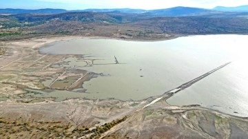 Çeşme'de tehlike çanları: Su seviyesi yüzde 13'e düştü! Belediyeden yasak kararı