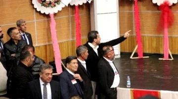 CHP kongresinde 'etek' krizi!