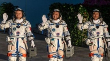 &Ccedil;in bir ilki başardı: 6 ay sonra d&uuml;nyaya d&ouml;nd&uuml;ler