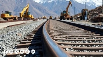 Çin'de tren işçilere çarptı! Çok sayıda ölü var