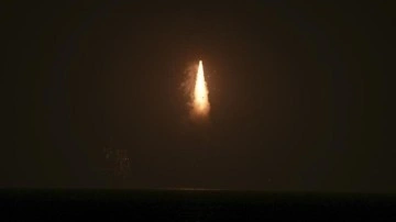 Çin, üç test uydusunu uzaya gönderdi