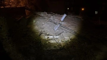 Çorum'da iki katlı metruk bina çöktü!