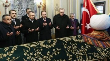 Cumhurbaşkanı Erdoğan, Ertuğrul Gazi'nin t&uuml;rbesini ziyaret etti