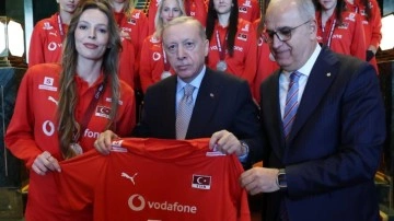 Cumhurbaşkanı Erdoğan, Filenin Sultanları'nı ağırladı
