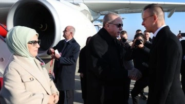 Cumhurbaşkanı Erdoğan Macaristan’da. Pek çok işbirliği alanında 16 belge imzalanacak