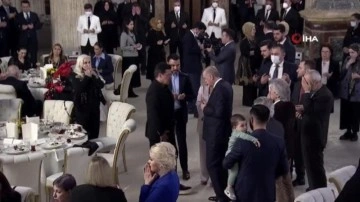 Cumhurbaşkanı Erdoğan sanat&ccedil;ılar ile iftar programında bir araya geldi