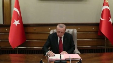 Cumhurbaşkanı Erdoğan'ın masasındaki anketi a&ccedil;ıkladı: B&uuml;y&uuml;k bir sı&ccedil;rama yaşanmıyor