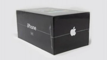 Daha &ouml;nce hi&ccedil; a&ccedil;ılmamış ilk iPhone modeli 39 bin dolara satıldı
